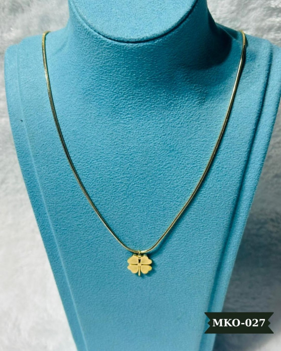 Yonca Detaylı Çelik Kolye