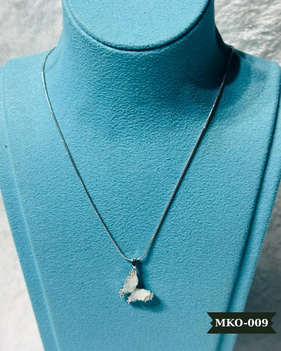 Kelebek Detaylı Çelik Kolye