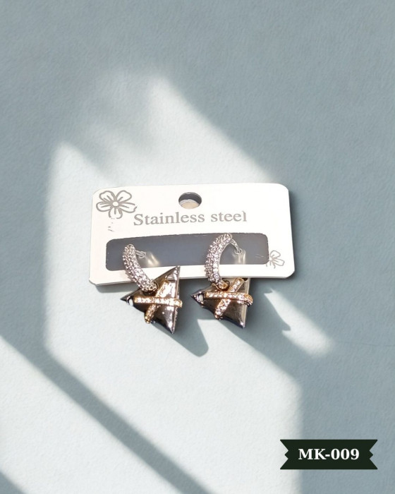 Zirkon Üçgen Küpe