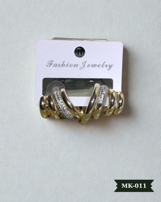 Çoklu Taş Detaylı Çelik Küpe