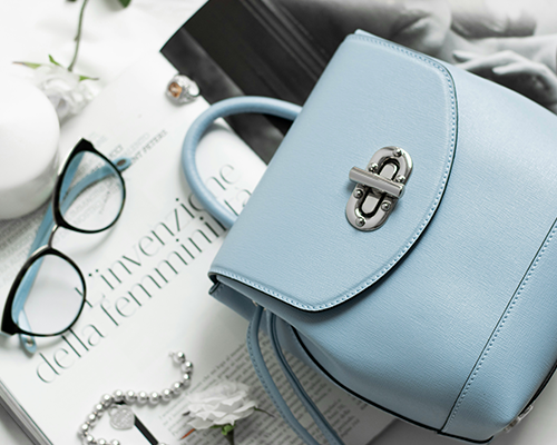 Kadın Omuz Çantası Seçim Rehberi: Hangi Model Sana Göre?